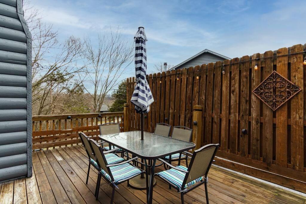 3 Bedroom Log Cabin Condo Close To Everything! Бренсън Екстериор снимка